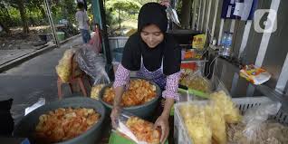 Foto Keripik Singkong Cap Daun Emas
